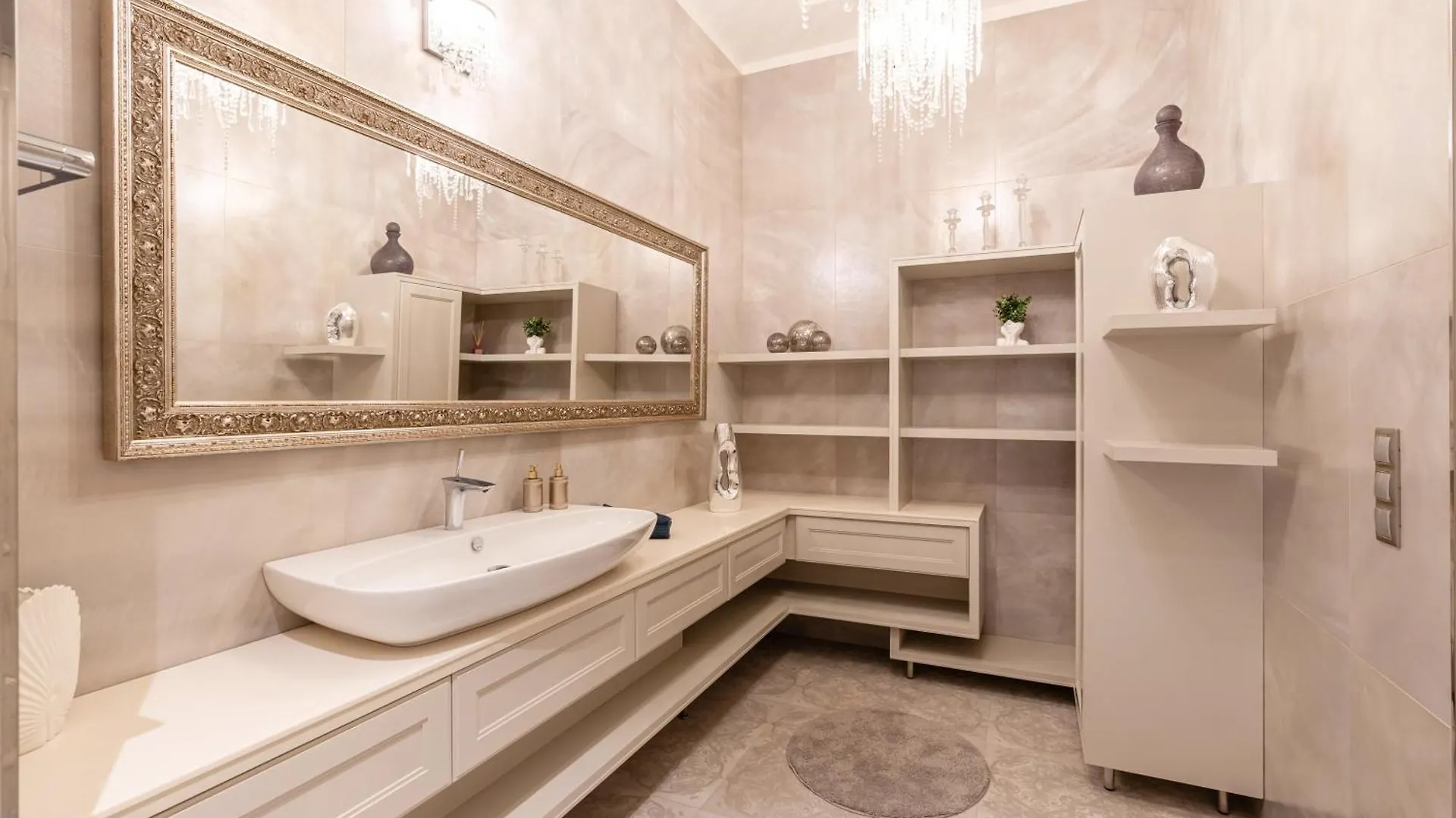 Basilica View Prime Apartment With Free Parking Budapest