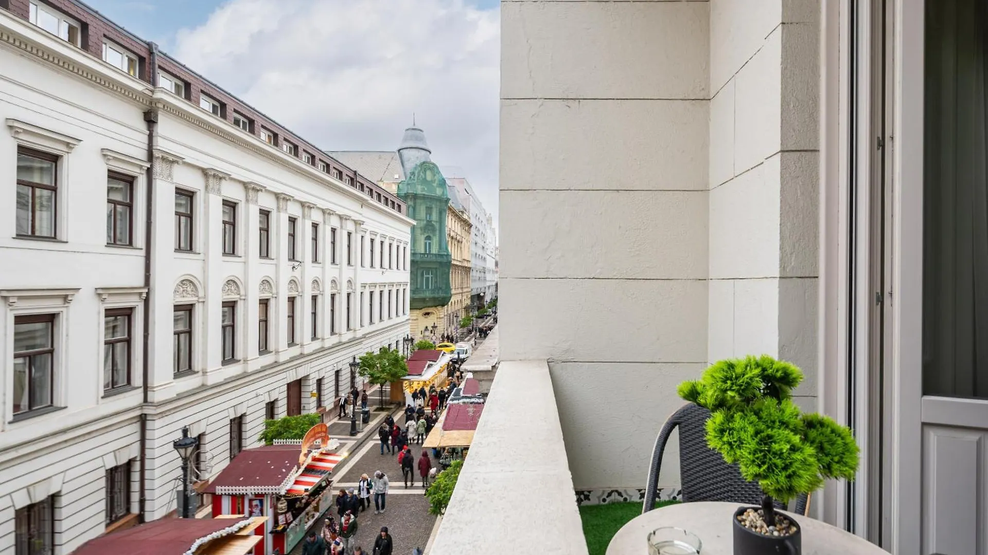 Basilica View Prime Apartment With Free Parking Budapest