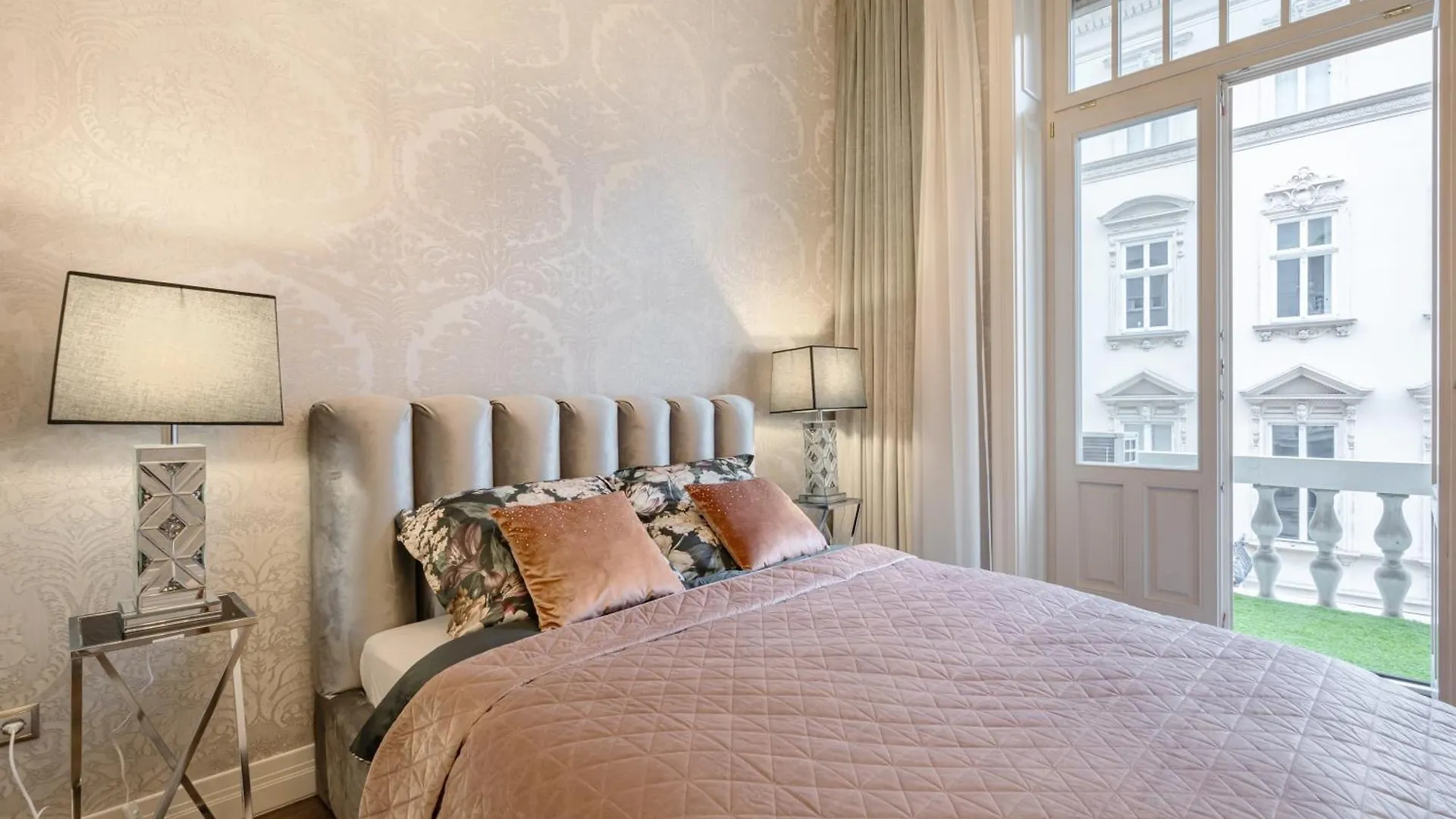 Basilica View Prime Apartment With Free Parking Budapest Hungary