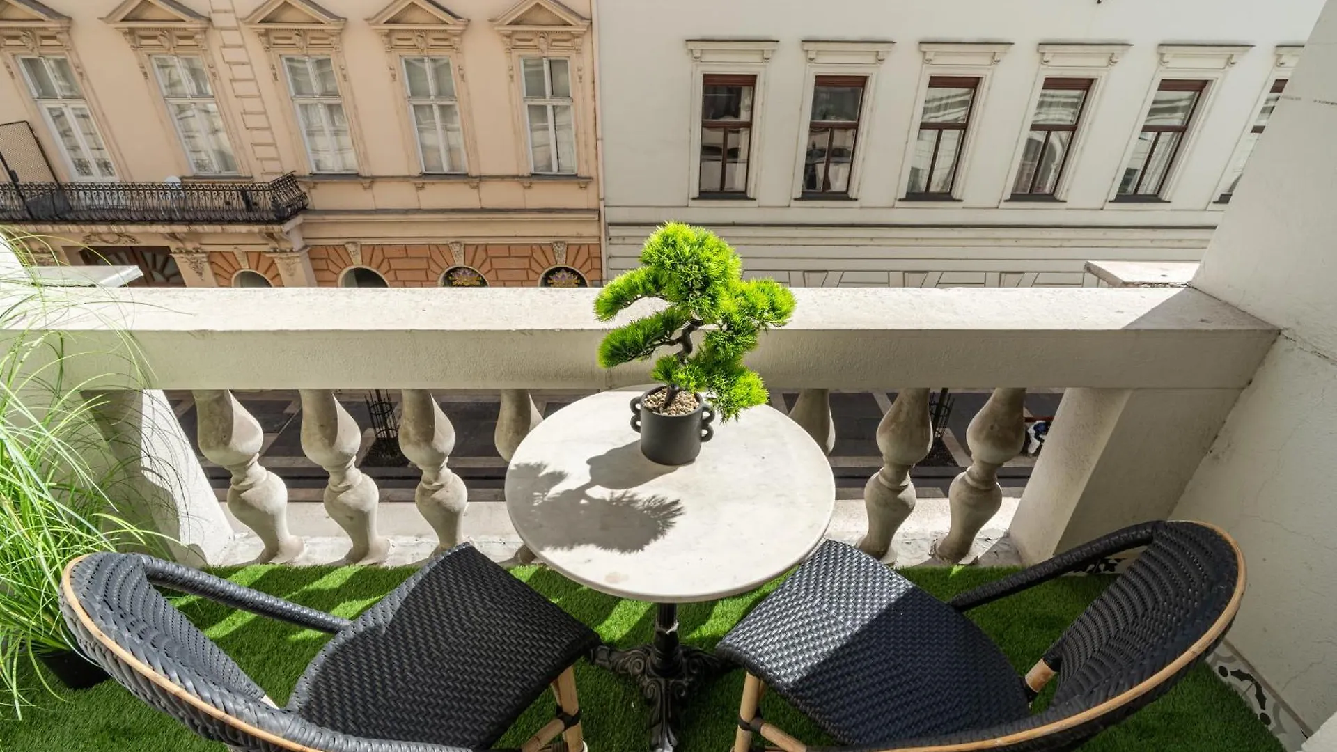 Basilica View Prime Apartment With Free Parking Budapest